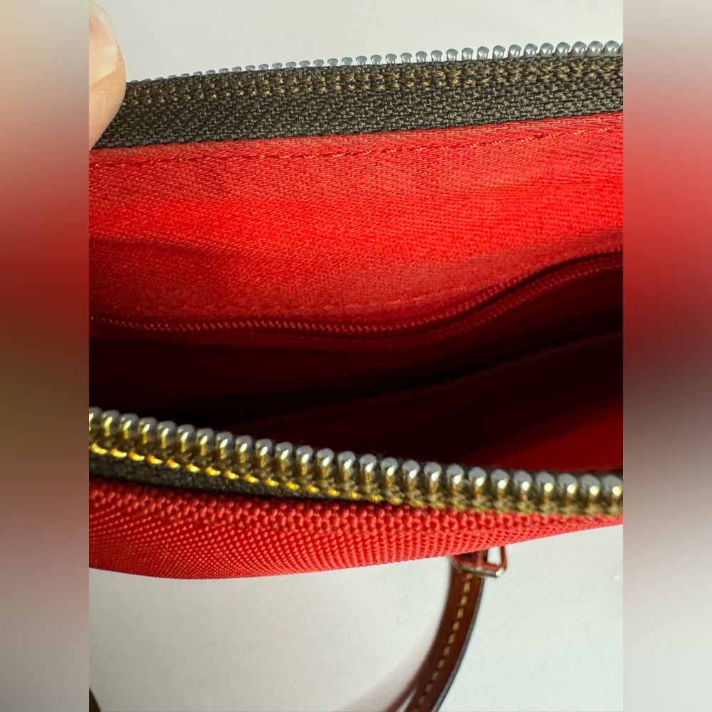 ☘️#123 Dooney & Bourke Small Red Nylon Crossbody Bag - Picture 16 of 17